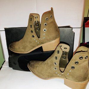 Wanted Rivet Ankle Booties